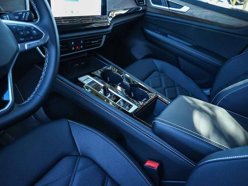 New 2026 Volkswagen Atlas SE image 29