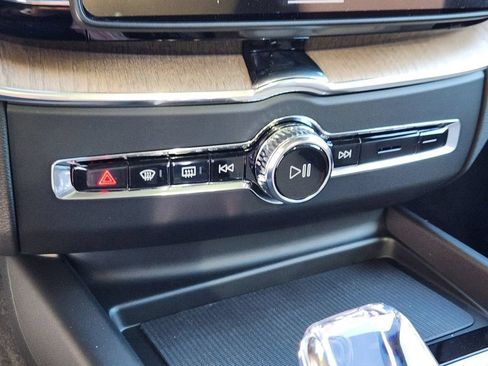 New 2026 Volvo XC60 B5 Plus w/ Protection Package Premier AWD/4WD image 16