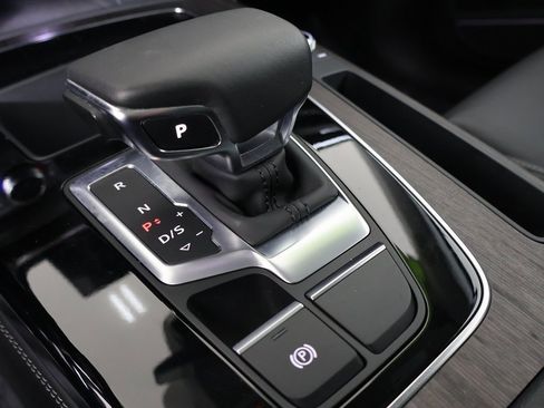 Used 2024 Audi Q5 2.0T Premium Plus image 4