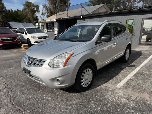 Used 2015 Nissan Rogue S w/ Convenience Package AWD/4WD image 1