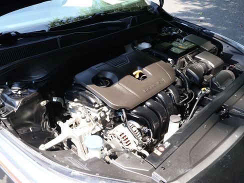 Used 2024 Kia Forte LXS FWD image 13