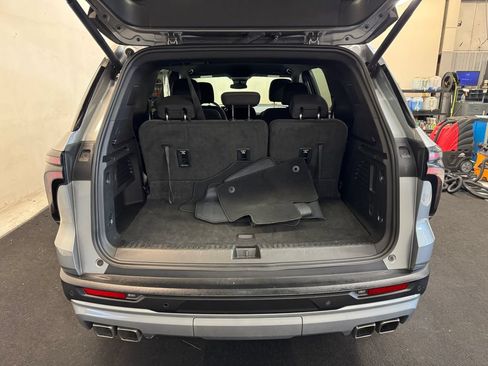Used 2024 Chevrolet Traverse LT AWD/4WD image 6