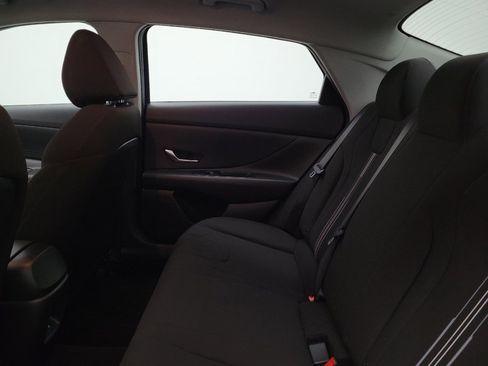 Used 2024 Hyundai Elantra SEL image 18