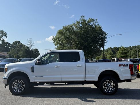 Used 2017 Ford F250 Lariat w/ Lariat Ultimate Package image 11