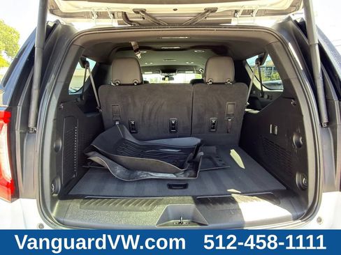 Used 2023 GMC Yukon XL SLT AWD/4WD image 8