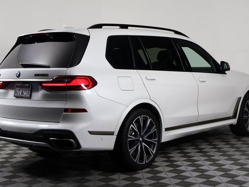 Used 2022 BMW X7 M50i w/ Cold Weather Package image 4