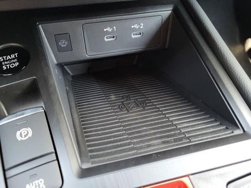 New 2025 Nissan Kicks SR w/ Illumination Package image 15