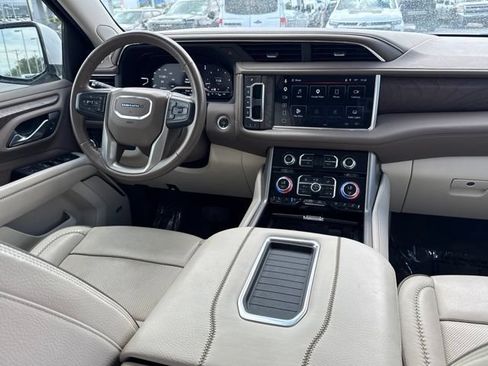 Used 2023 GMC Yukon XL Denali AWD/4WD image 20