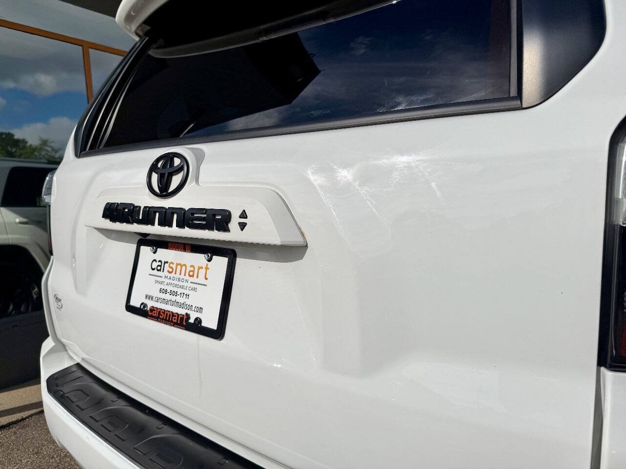Used 2021 Toyota 4Runner SR5 AWD/4WD image 10