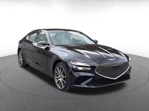 Used 2025 Genesis G70 2.5T image 3