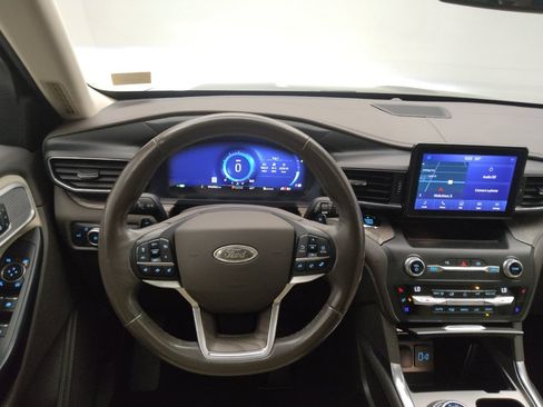 Used 2020 Ford Explorer Platinum AWD/4WD image 22