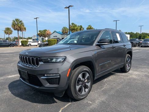 Used 2024 Jeep Grand Cherokee Limited 4xe AWD/4WD image 7