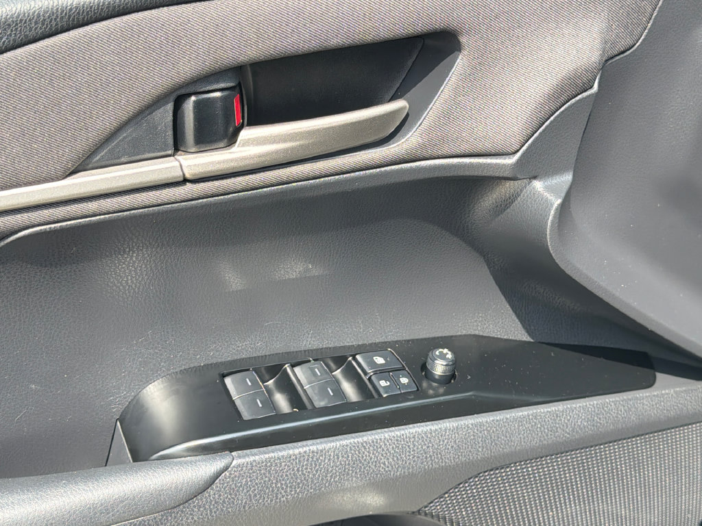 Used 2025 Toyota Camry LE w/ Convenience Package FWD image 17