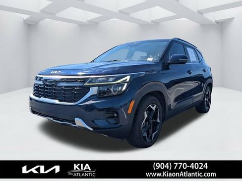 Used 2024 Kia Seltos EX FWD image 7