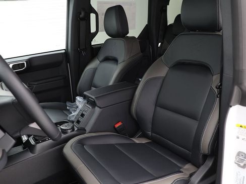 New 2025 Ford Bronco Outer Banks image 17