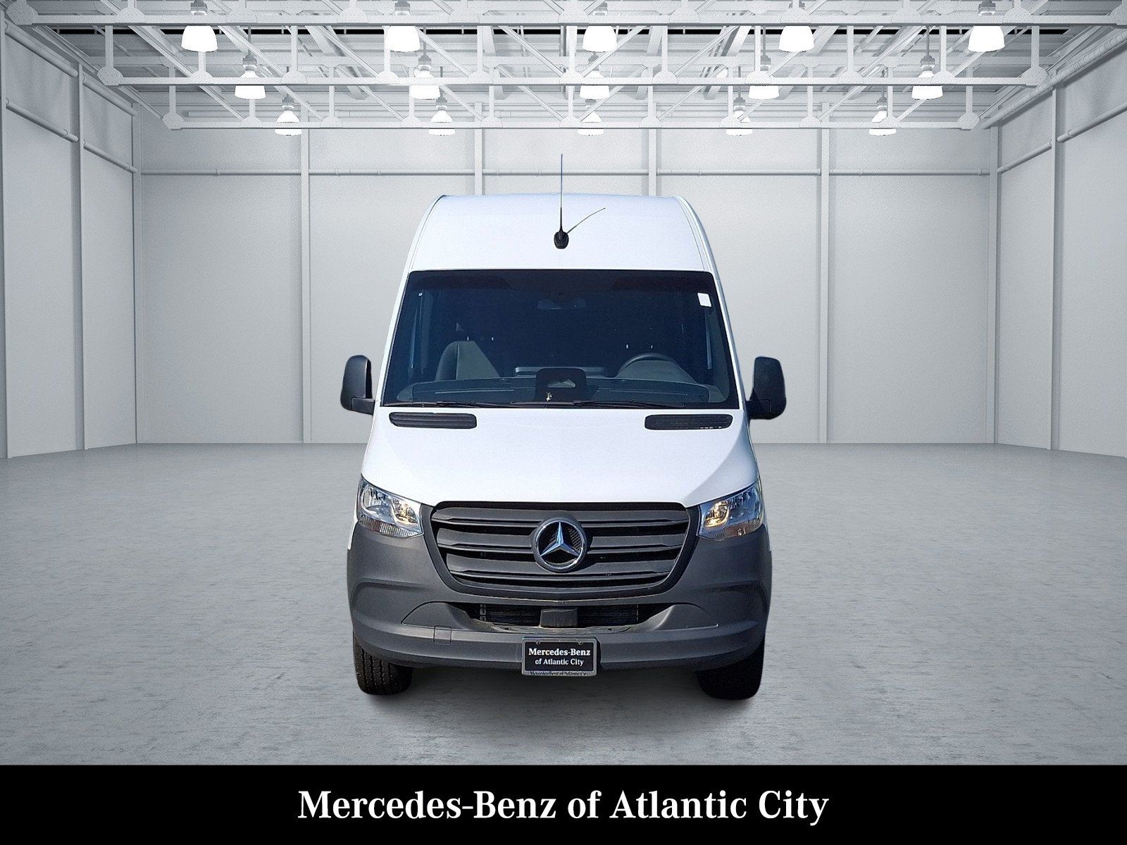 Used 2025 Mercedes-Benz Sprinter 2500 image 2