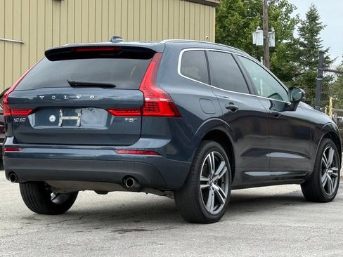 Used 2021 Volvo XC60 T5 Momentum w/ Climate Package AWD/4WD image 5