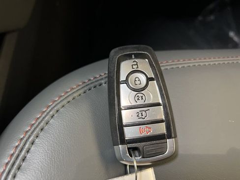 Used 2025 Ford Explorer Active w/ Active Comfort Package image 34