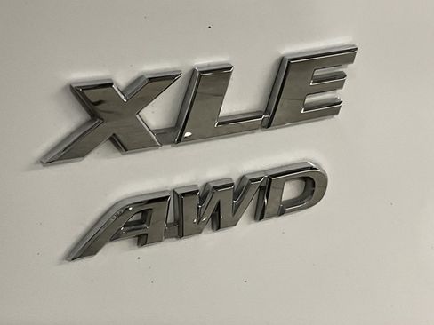Used 2021 Toyota RAV4 XLE w/ XLE Grade Weather Package AWD/4WD image 8