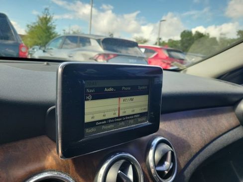 Used 2015 Mercedes-Benz GLA 250 4MATIC image 22