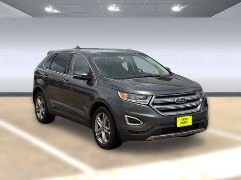 Used 2017 Ford Edge Titanium w/ Technology Package FWD image 7