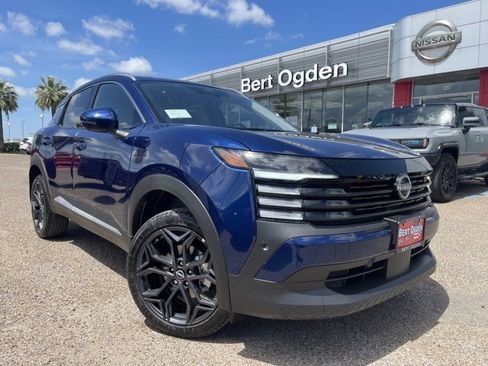 New 2025 Nissan Kicks SR image 1