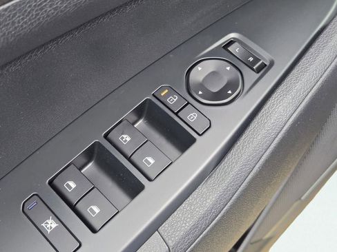 New 2026 Kia Sportage LX image 16