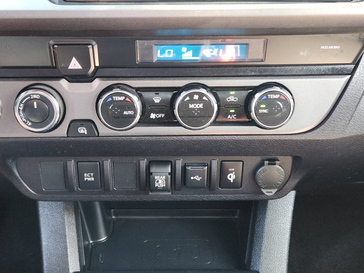 Used 2022 Toyota Tacoma TRD Off-Road AWD/4WD image 37