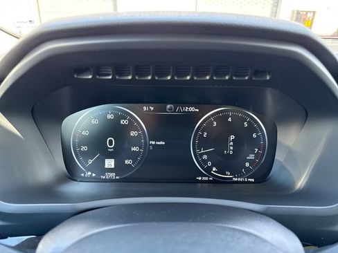 Used 2018 Volvo XC90 T6 Momentum w/ Convenience Package AWD/4WD image 12