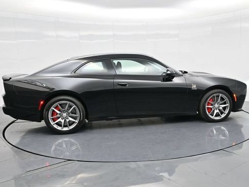 Used 2025 Dodge Charger Daytona Scat Pack w/ Track Pack AWD/4WD image 4