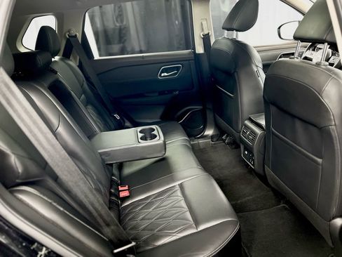 Used 2021 Nissan Rogue Platinum image 21