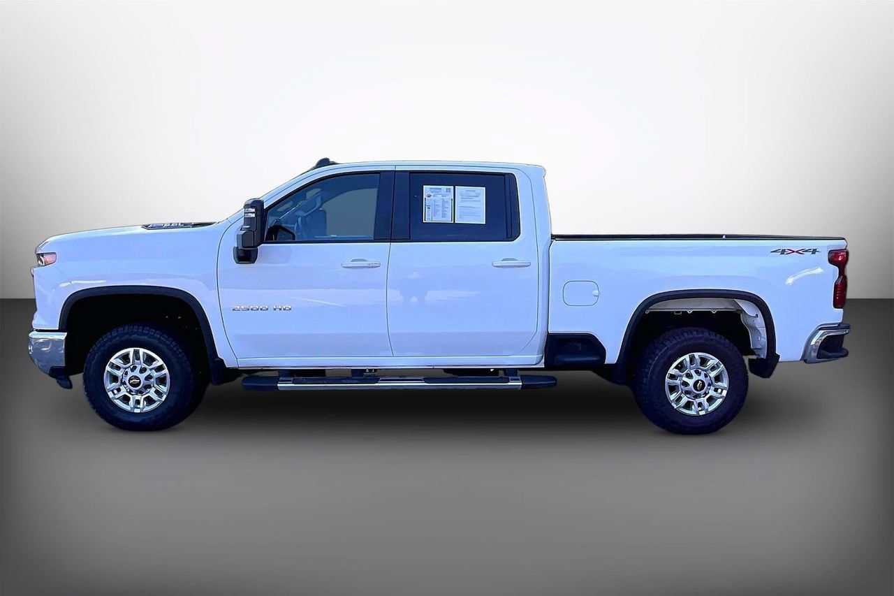 Used 2025 Chevrolet Silverado 2500 LT w/ Convenience Package AWD/4WD image 5