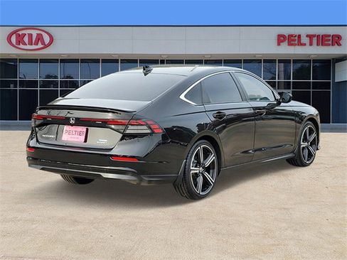 Used 2024 Honda Accord Sport image 4