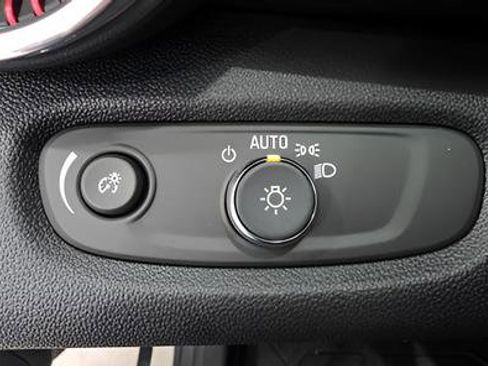 New 2026 Chevrolet Trax RS w/ Sunroof Package FWD image 16