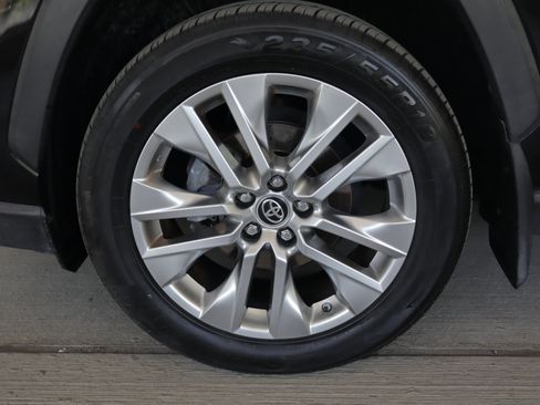 Used 2019 Toyota RAV4 XLE Premium w/ Cold Weather Package AWD/4WD image 28