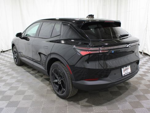 New 2026 Chevrolet Equinox EV LT image 33