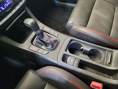 Used 2018 Hyundai Elantra GT Sport image 26