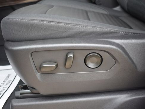 Used 2024 Chevrolet Silverado 1500 LT Trail Boss w/ Convenience Package II AWD/4WD image 18