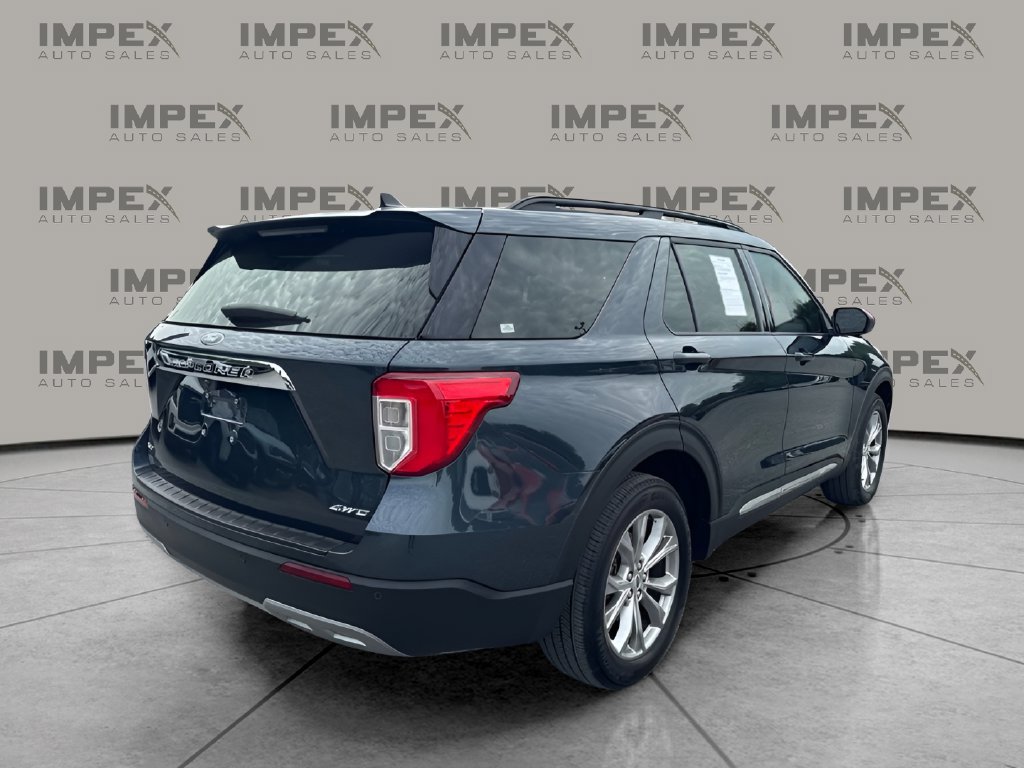 Used 2024 Ford Explorer XLT w/ Equipment Group 202A AWD/4WD image 3