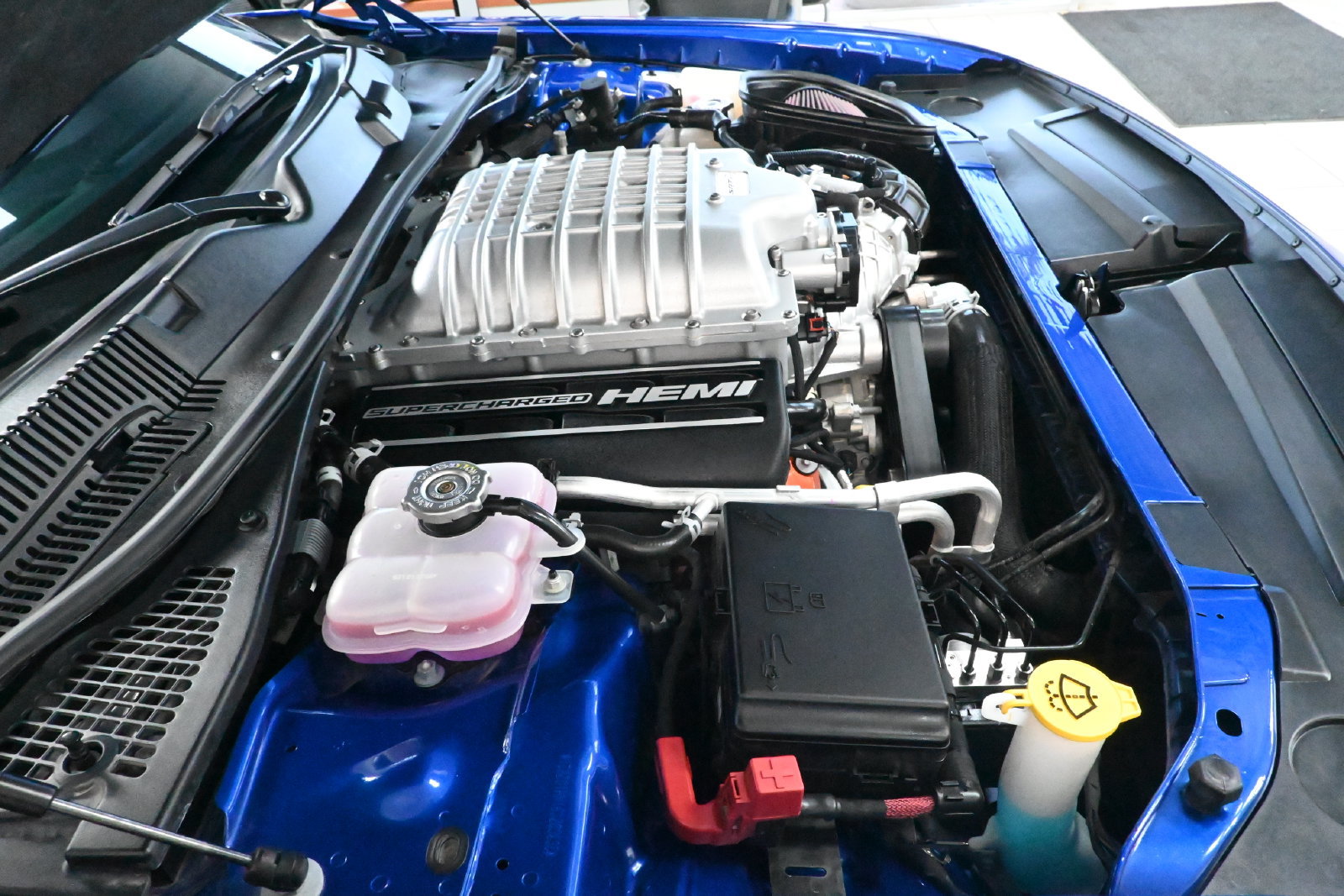 Used 2022 Dodge Challenger SRT Hellcat RWD image 4