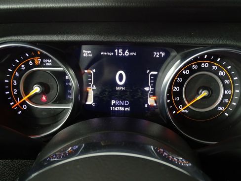 Used 2018 Jeep Wrangler Unlimited Sahara image 25