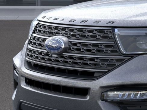 New 2024 Ford Explorer XLT w/ Equipment Group 202A image 17