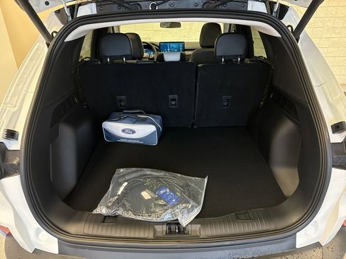 New 2025 Ford Escape SE w/ PHEV Premium Package image 37