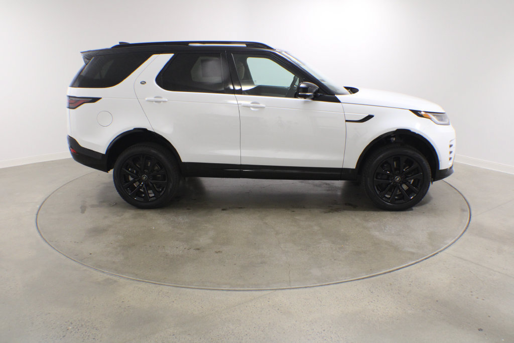 New 2026 Land Rover Discovery Limited Edition AWD/4WD image 7
