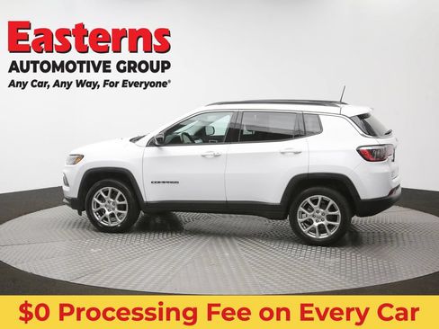 Used 2022 Jeep Compass Latitude AWD/4WD image 59
