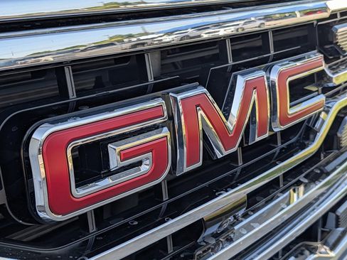New 2026 GMC Sierra 1500 SLT AWD/4WD image 36