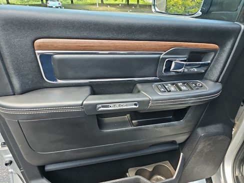 Used 2015 RAM 2500 Laramie AWD/4WD image 19