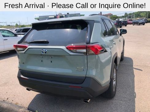 Used 2022 Toyota RAV4 XLE AWD/4WD image 4