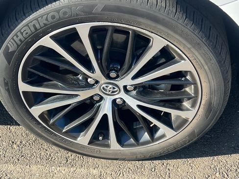 Used 2019 Toyota Camry SE FWD image 15