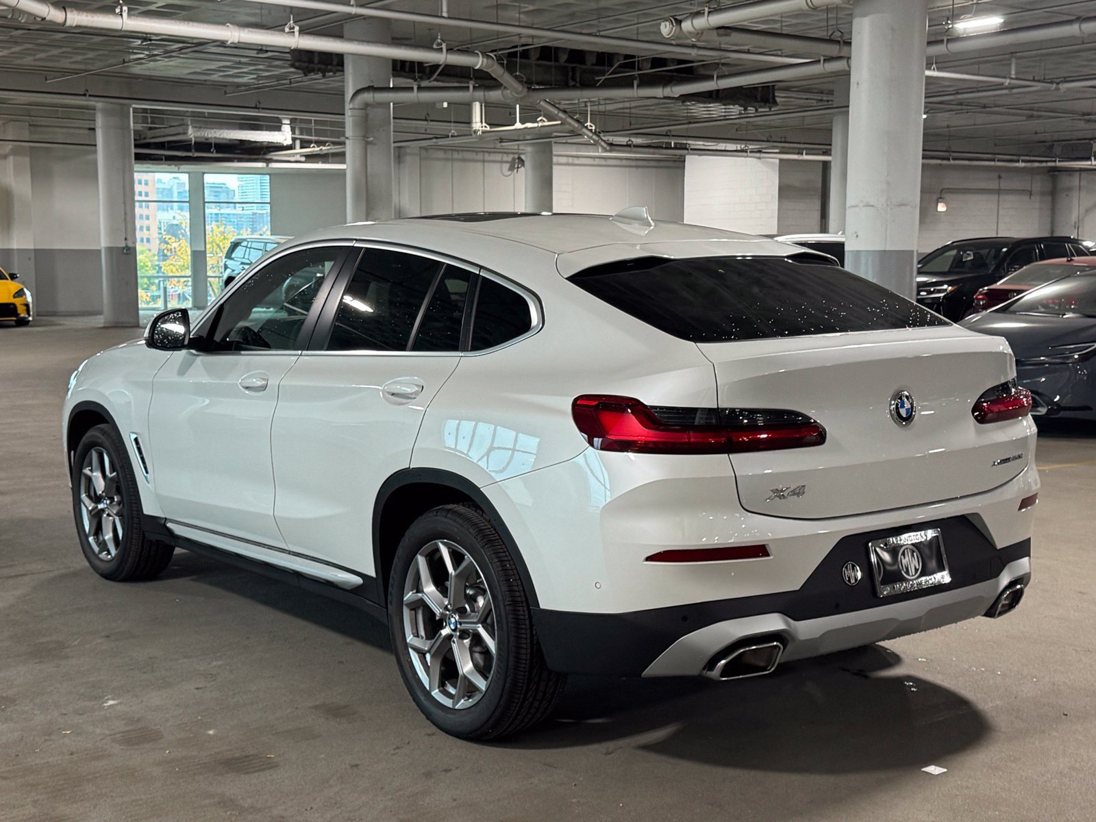 Used 2025 BMW X4 xDrive30i AWD/4WD image 8